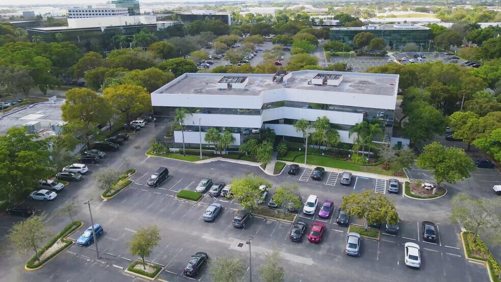 6360 NW 5th Way, Fort Lauderdale, FL à louer - Vidéo sur l’annonce professionnelle – Image 3 sur 8