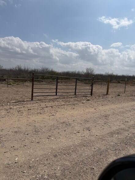 259 S Riata rd, Laredo, TX à vendre - Photo de l’immeuble – Image 3 sur 9