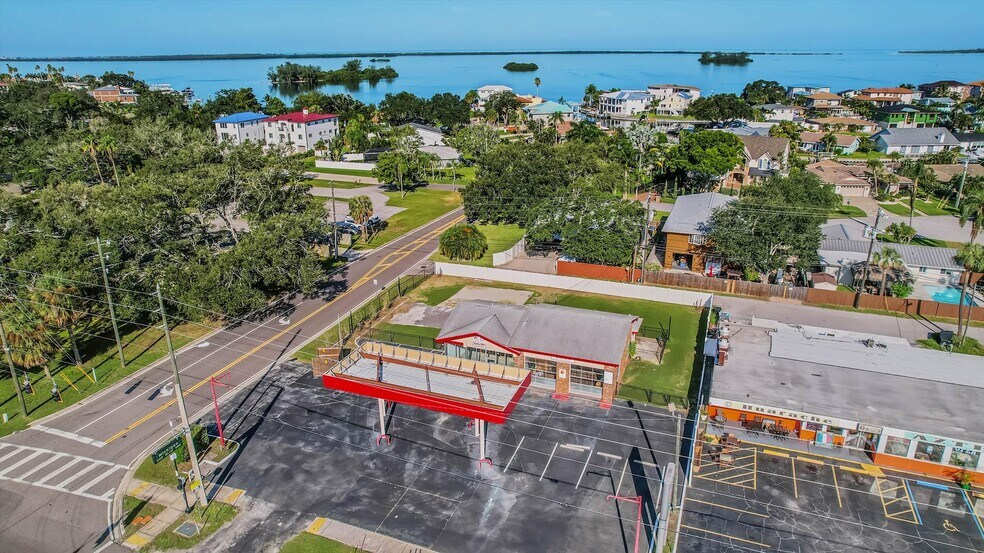 2000 Bayshore Blvd, Dunedin, FL à vendre - Photo de l’immeuble – Image 3 sur 13