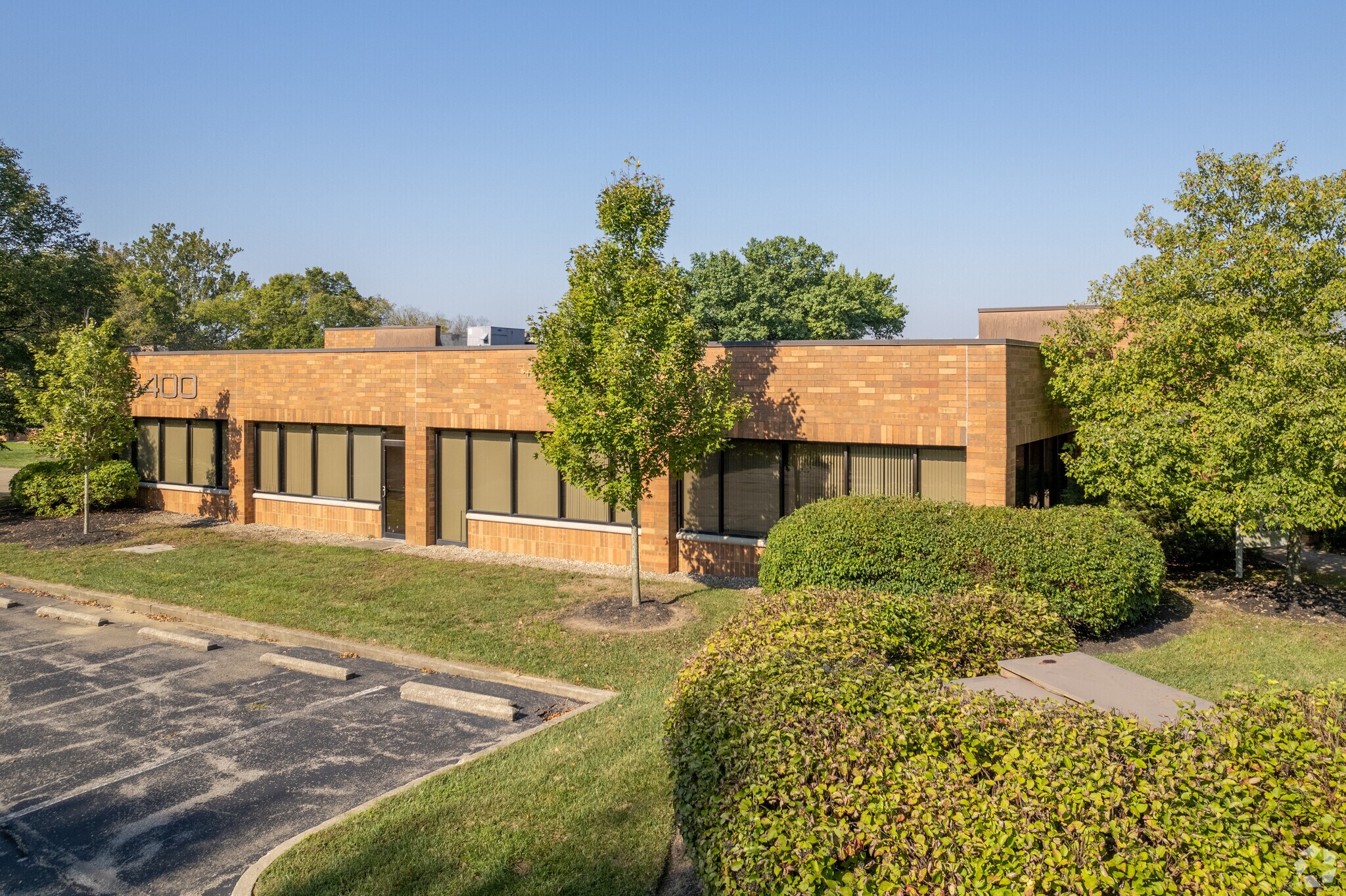 5400 Dupont Cir, Milford, OH à louer Photo principale– Image 1 sur 5