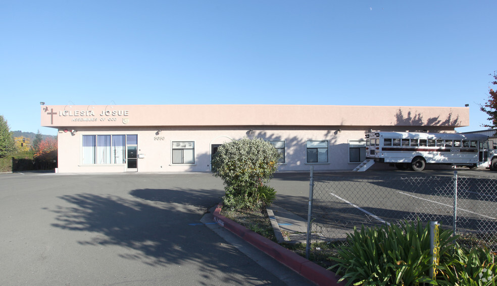 5050 Commerce Blvd, Rohnert Park, CA à louer - Photo de l’immeuble – Image 2 sur 10