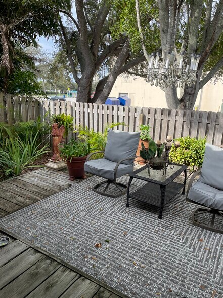 933 Oleander Way S, South Pasadena, FL à louer - Photo de l’immeuble – Image 2 sur 10