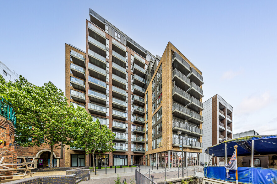 Turnberry Quay, Londres à vendre - Photo principale – Image 1 sur 2
