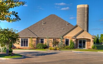 908 SW 107th St, Oklahoma City, OK à louer Photo intérieure– Image 1 sur 4