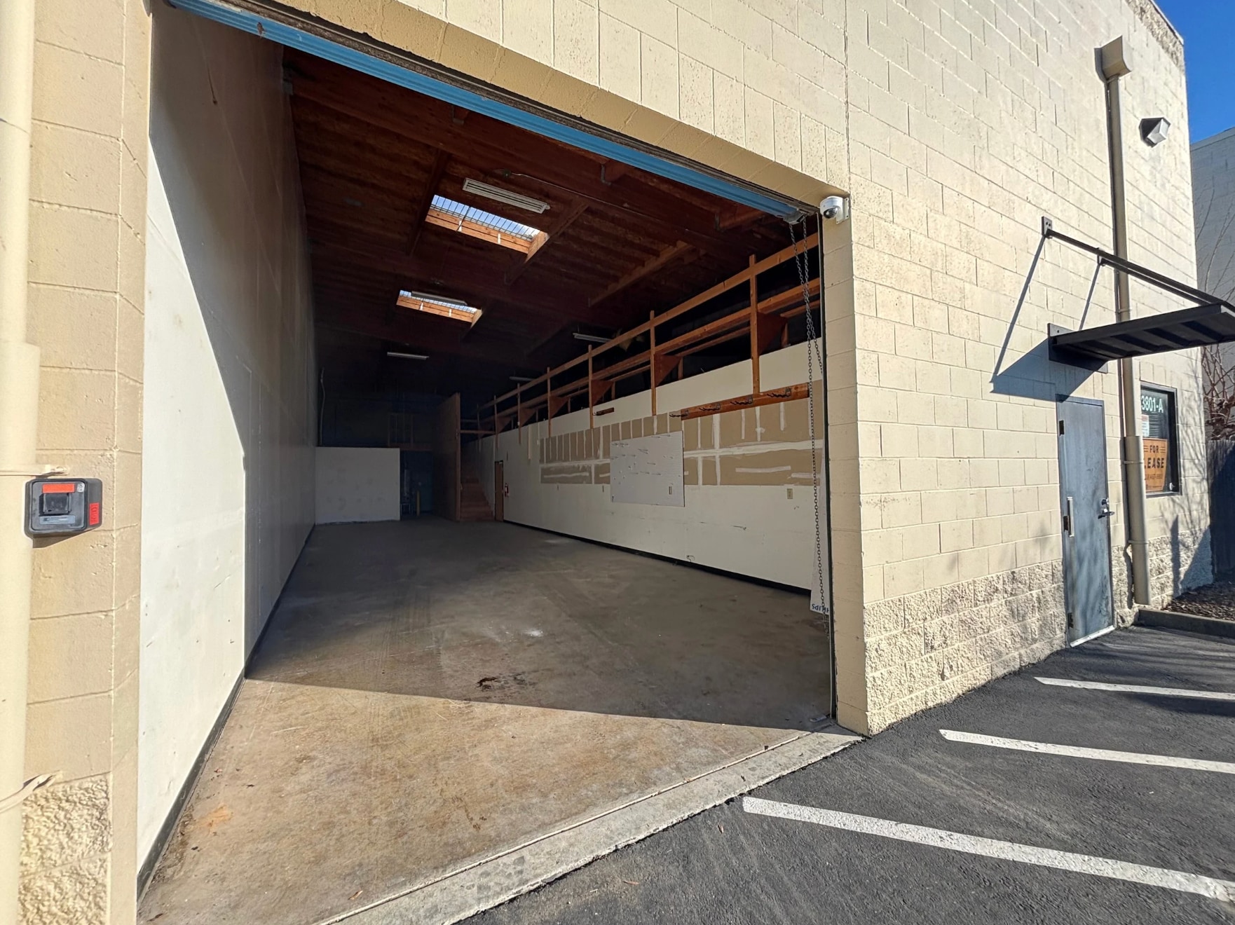 3801 W Pacific Ave, Sacramento, CA à louer Photo principale– Image 1 sur 21