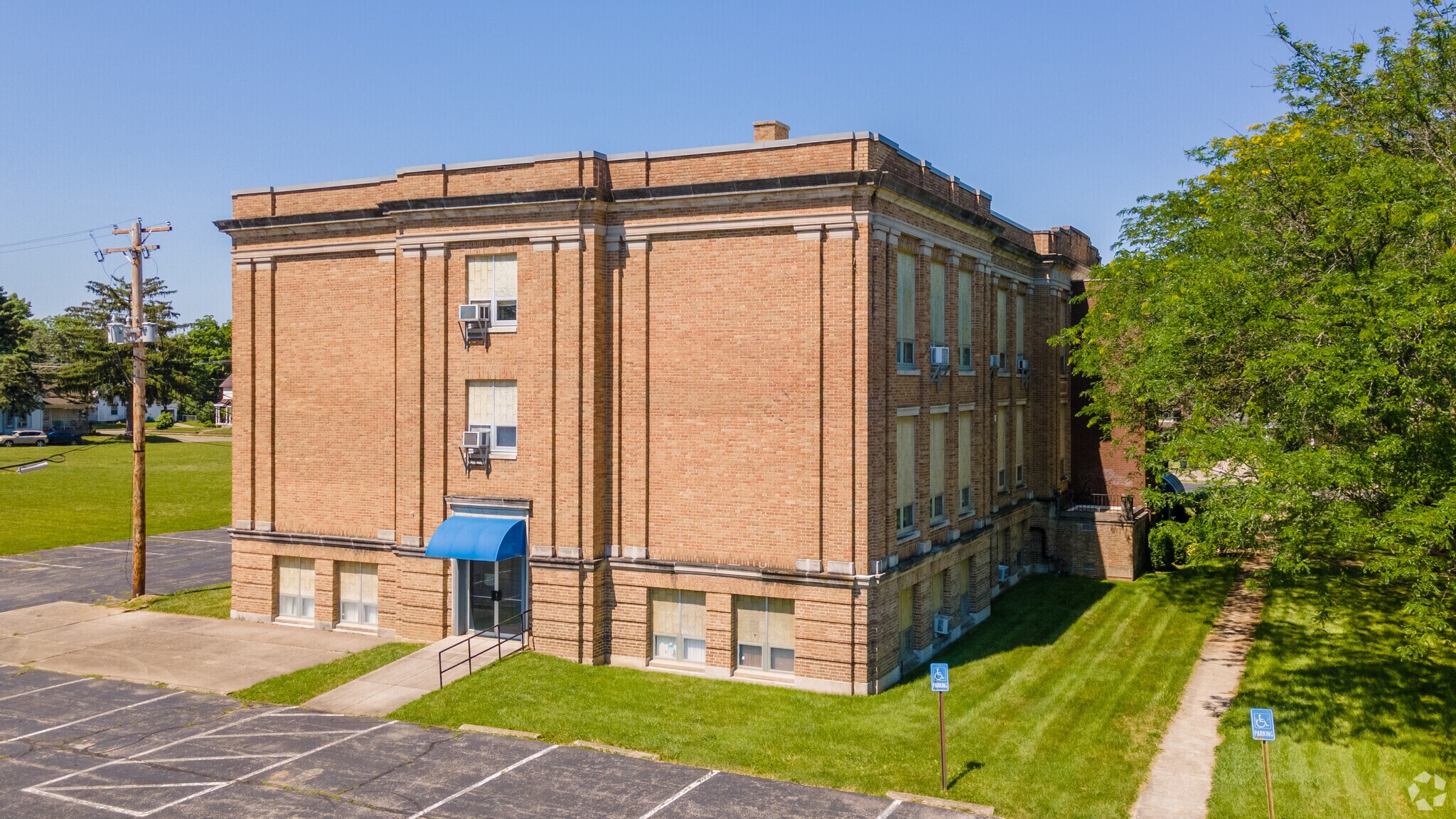 300 E Auburn Ave, Springfield, OH à vendre Photo principale– Image 1 sur 188