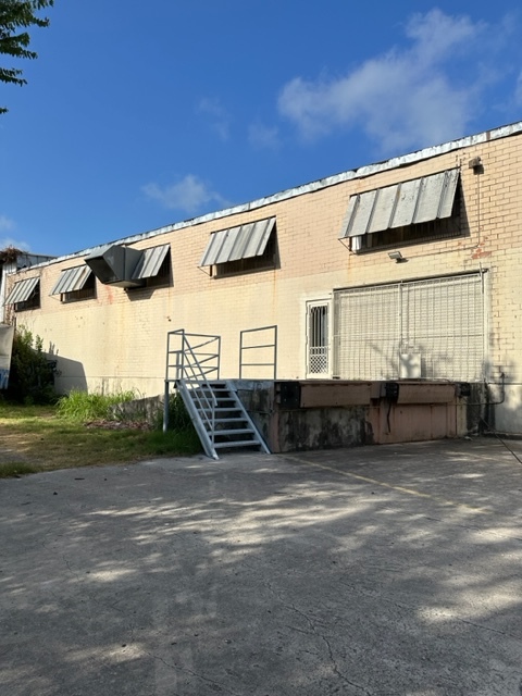 1350 E Southcross Blvd, San Antonio, TX à louer Photo de l’immeuble– Image 1 sur 5
