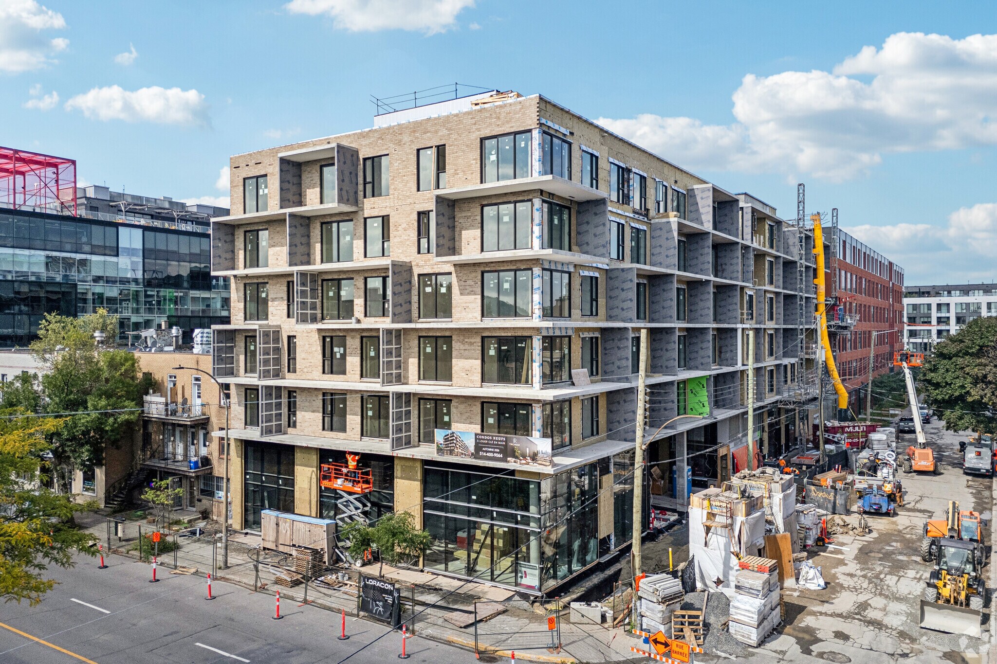 7248 Saint-Urbain, Montréal, QC à louer Photo de l’immeuble– Image 1 sur 6
