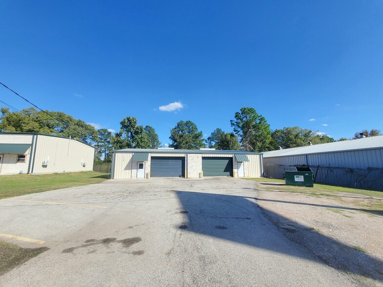11130 N Highway 75, Willis, TX à vendre - Photo de l’immeuble – Image 3 sur 28