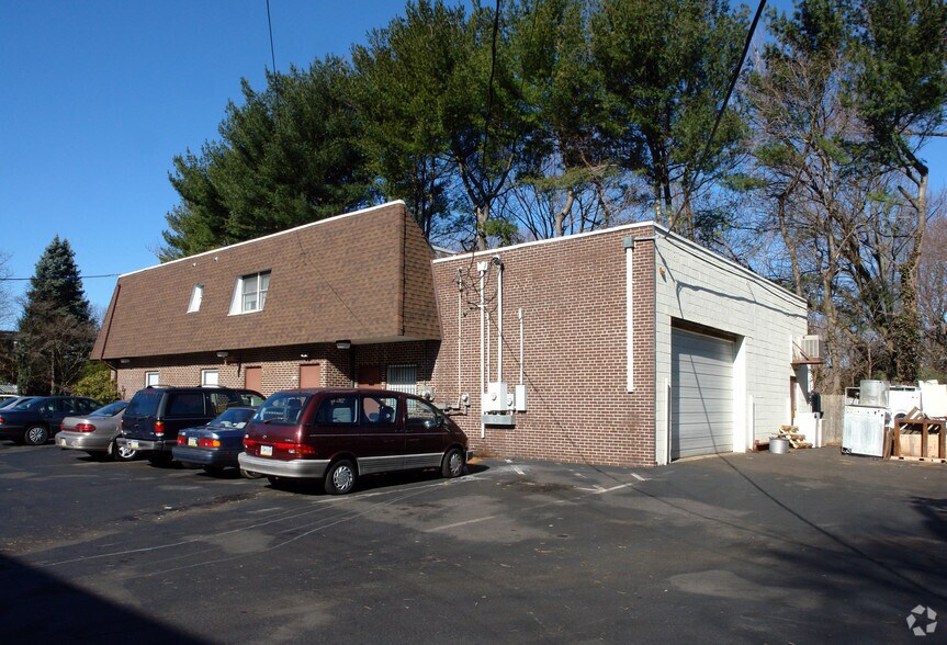 13-15 Henry Ave, Feasterville Trevose, PA à louer - Photo de l’immeuble – Image 1 sur 7