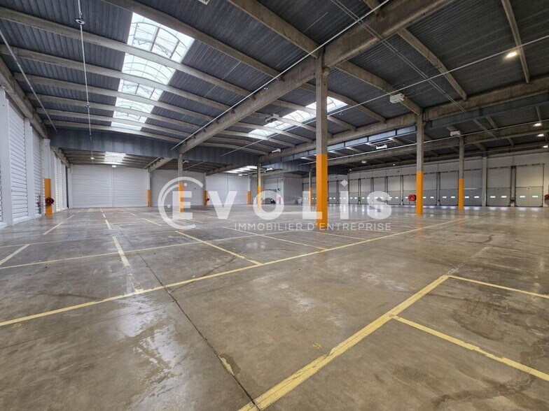 Industriel/Logistique dans Fleury Merogis à louer - Photo intérieure – Image 1 sur 9