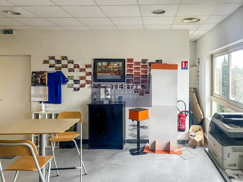 Bureau dans Saint-Aunès à louer - Photo intérieure – Image 2 sur 7