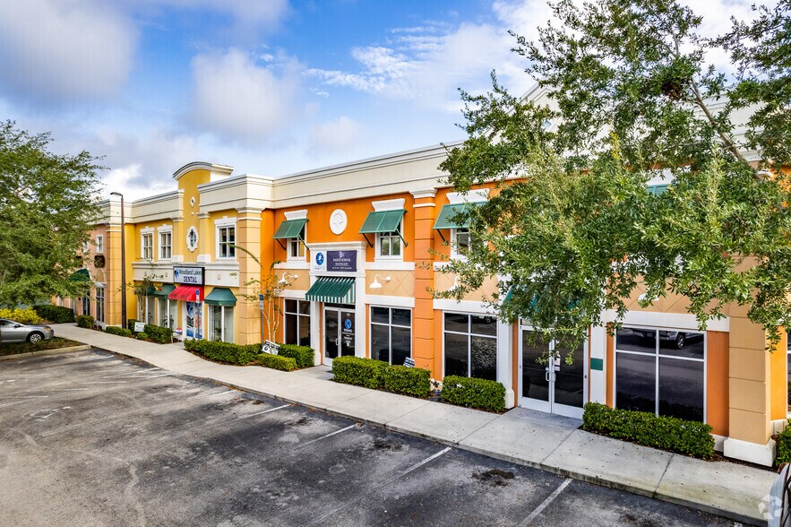 422 S Alafaya Trl, Orlando, FL à vendre - Photo de l’immeuble – Image 3 sur 105