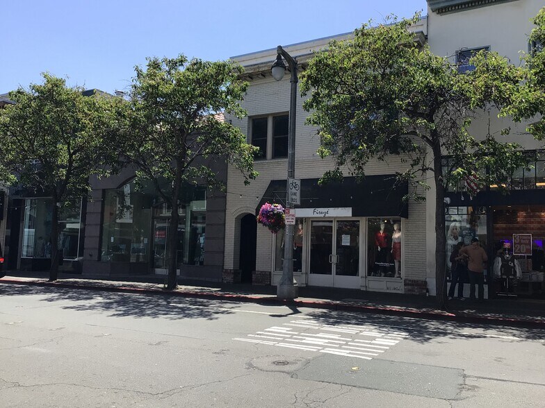 681 Bridgeway, Sausalito, CA à louer - Photo de l’immeuble – Image 2 sur 32
