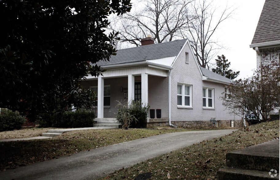 1604 16th Ave S, Nashville, TN à louer - Photo de l’immeuble – Image 2 sur 4