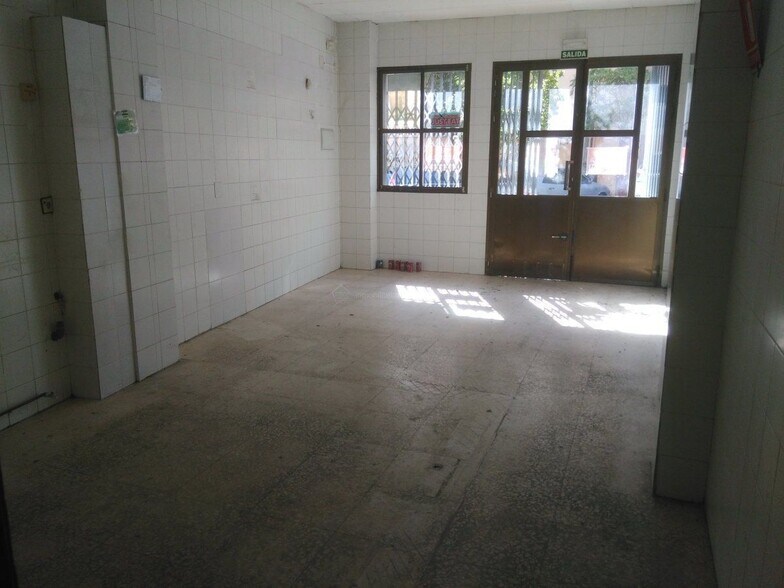 Local commercial dans Cáceres à vendre - Photo de l’immeuble – Image 2 sur 4