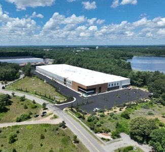 Plus de détails pour 55 Dever Dr, Taunton, MA - Local d'activités à louer