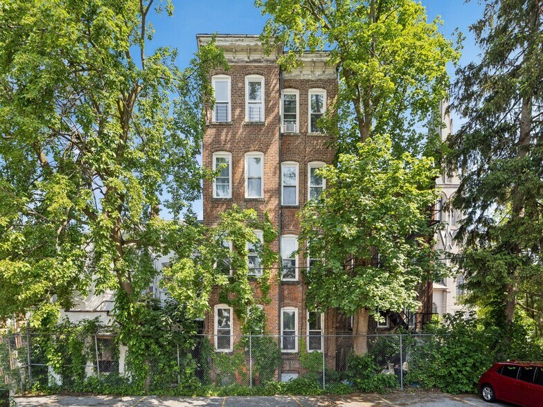 123 3rd St, Newburgh, NY à vendre - Photo de l’immeuble – Image 3 sur 14