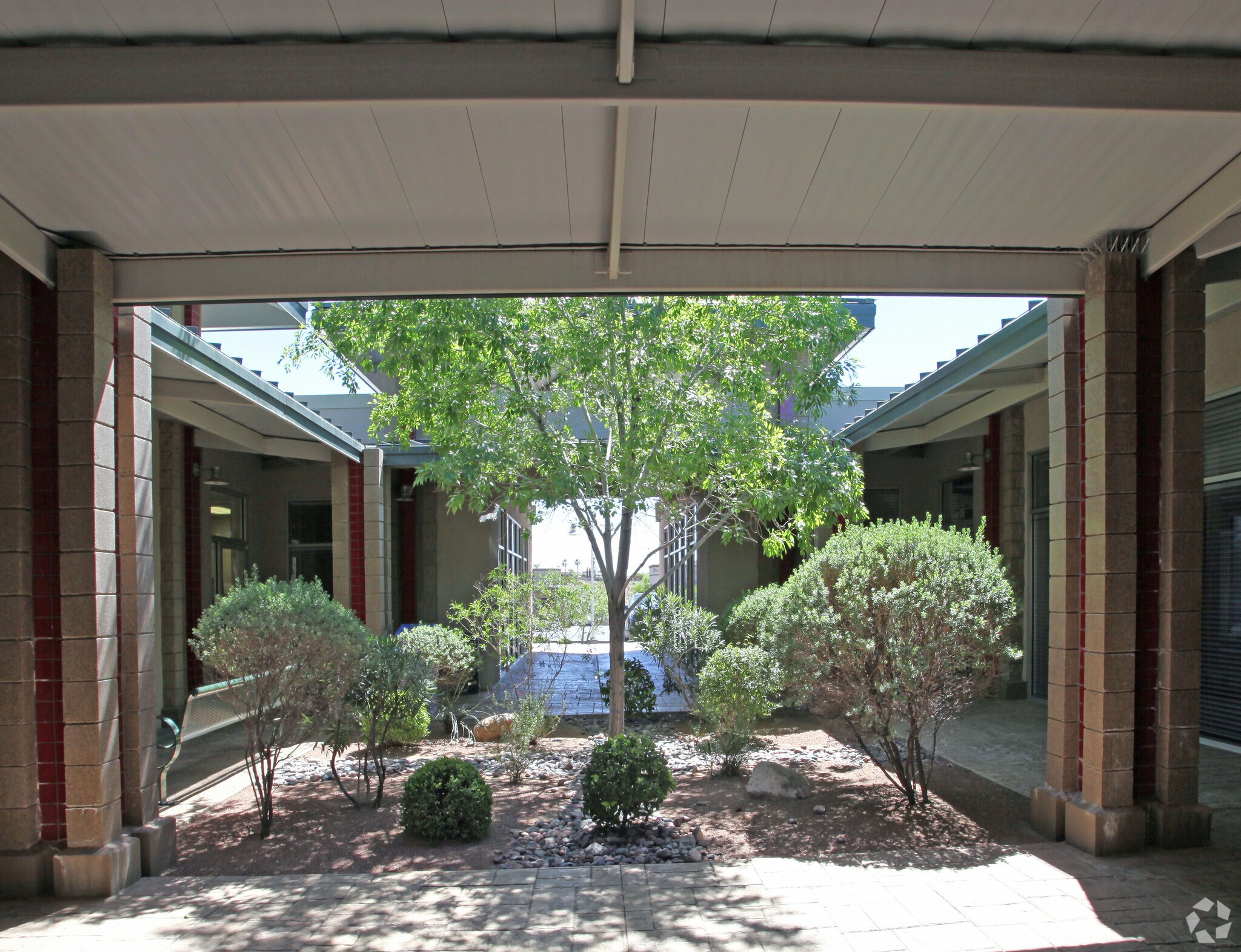 7170 Westwind Dr, El Paso, TX à louer Photo principale– Image 1 sur 14