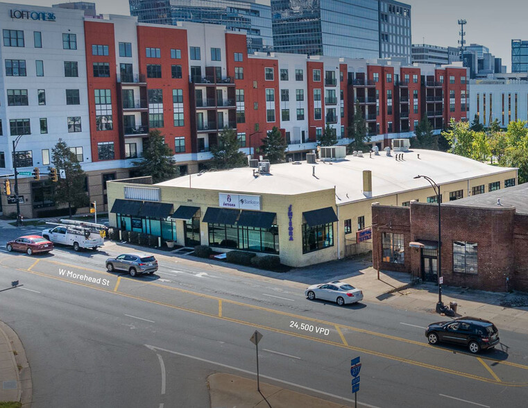201 W Morehead St, Charlotte, NC à louer - Photo de l’immeuble – Image 1 sur 13