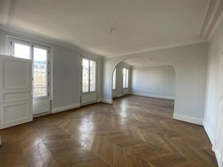 Bureau dans Neuilly-sur-Seine à vendre - Photo de l’immeuble – Image 2 sur 8