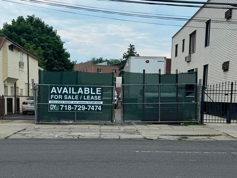 61-20 Metropolitan Ave, Ridgewood, NY à louer - Photo principale – Image 1 sur 3