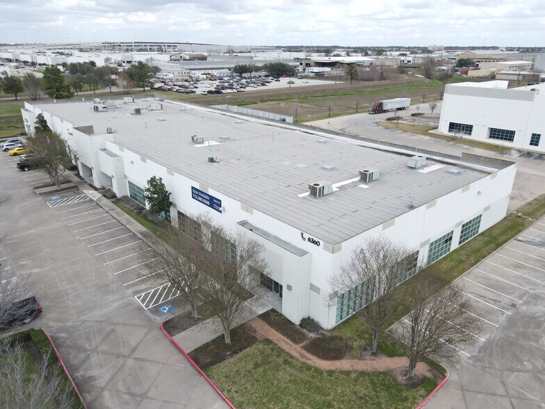 6360 W Sam Houston Pky N, Houston, TX à louer - Photo de l’immeuble – Image 2 sur 6