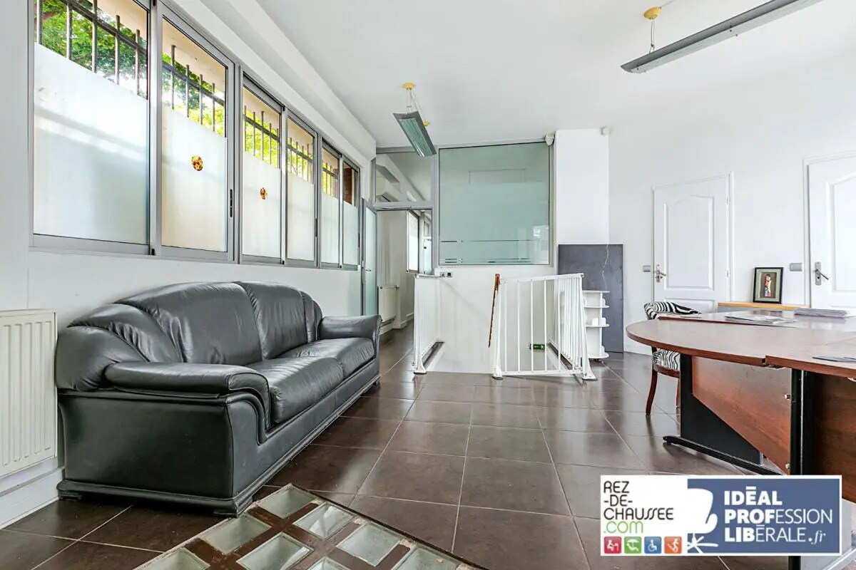 Local commercial dans Issy-les-Moulineaux à vendre Photo intérieure– Image 1 sur 12