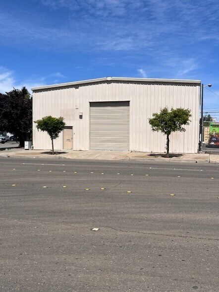 1424 9th St, Modesto, CA à vendre - Photo de l’immeuble – Image 2 sur 9