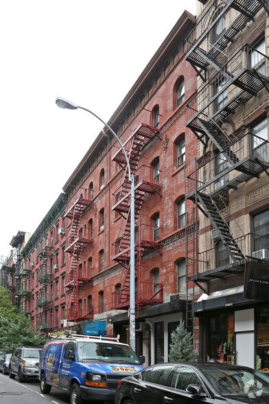 247-251 Elizabeth St, New York, NY à louer - Photo principale – Image 1 sur 9