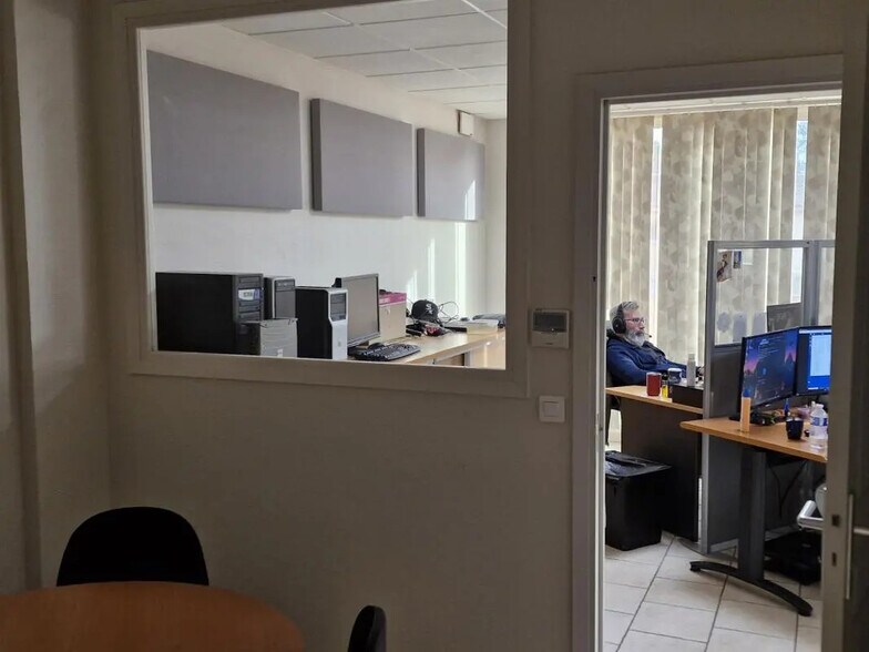 Bureau dans Mouans-Sartoux à louer - Photo de l’immeuble – Image 2 sur 9