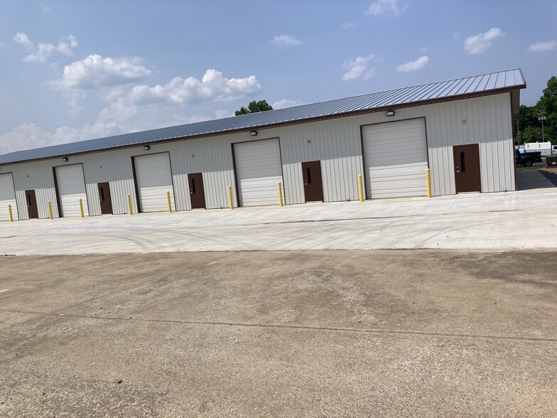670 Horace Crow, Clarksville, TN à louer - Photo de l’immeuble – Image 2 sur 11