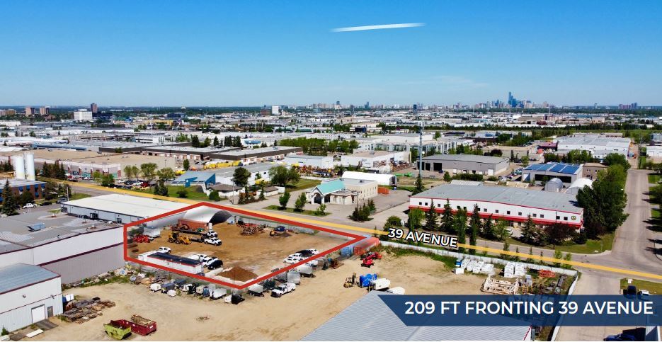 9233 39 Av NW, Edmonton, AB à louer - Photo de l’immeuble – Image 1 sur 7