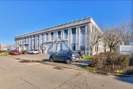 Industriel/Logistique dans Aulnay-sous-Bois à louer - Photo de l’immeuble – Image 1 sur 4