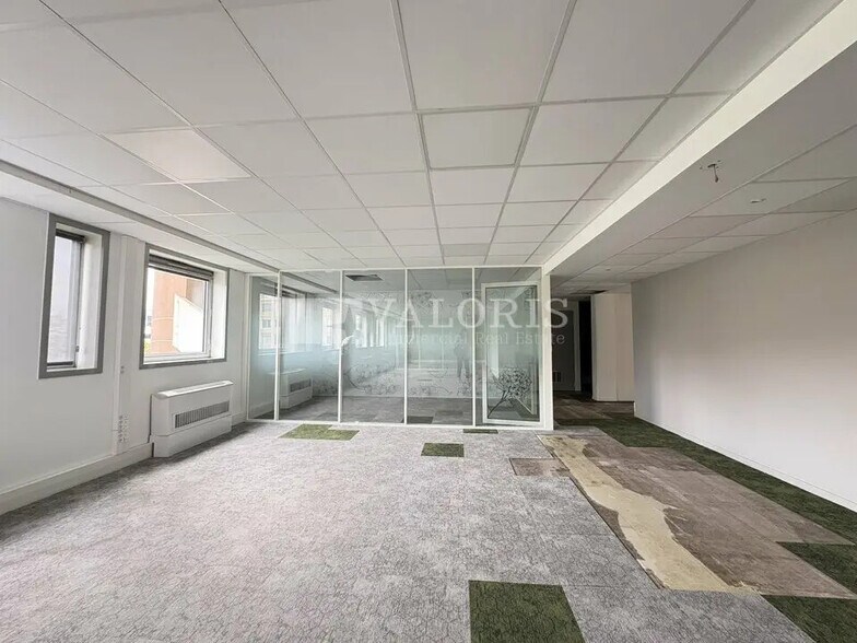 Bureau dans Lyon à louer - Photo de l’immeuble – Image 2 sur 11