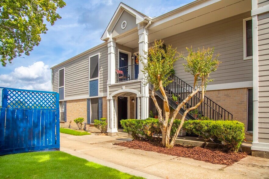 8600 Theta St, Houston, TX à vendre - Photo de l’immeuble – Image 3 sur 39