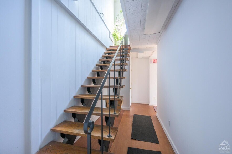 84 Green St, Hudson, NY à louer - Photo intérieure – Image 3 sur 9