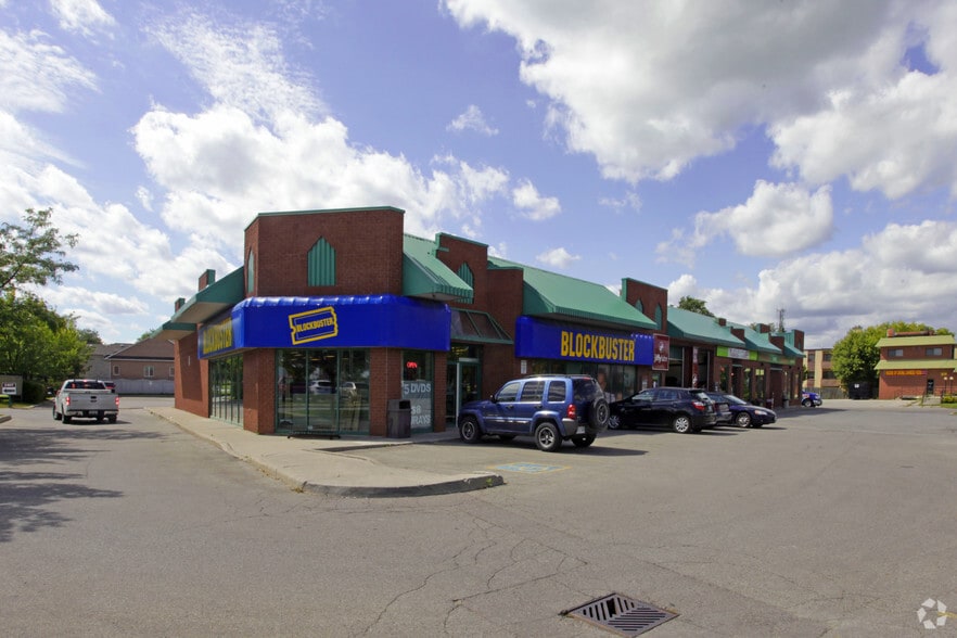 256-266 Queen St, Caledon, ON à louer - Photo de l’immeuble – Image 1 sur 1
