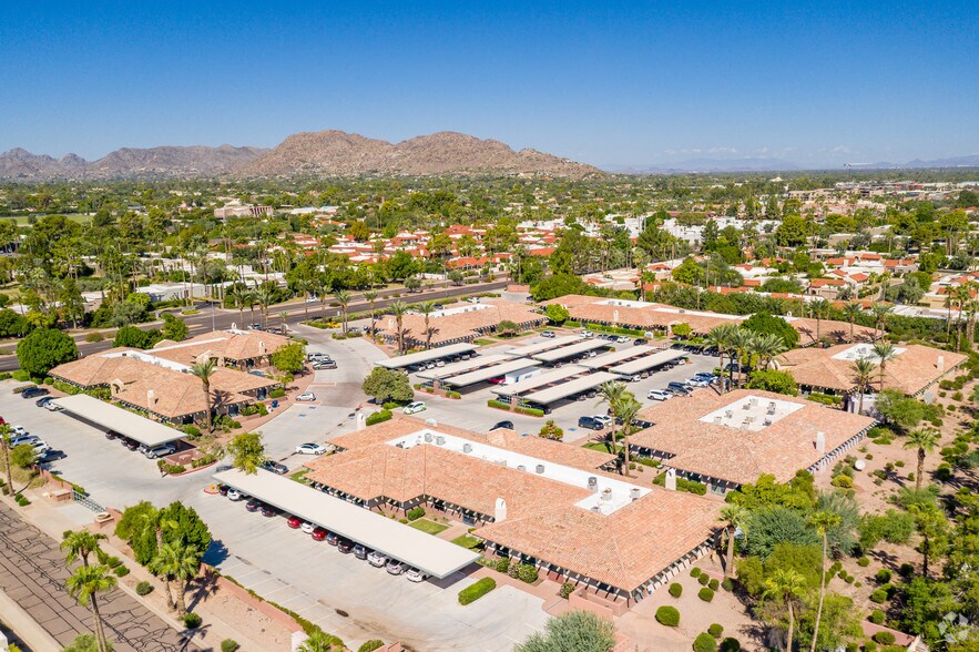 5665 N Scottsdale, Scottsdale, AZ à louer - Photo de l’immeuble – Image 2 sur 2