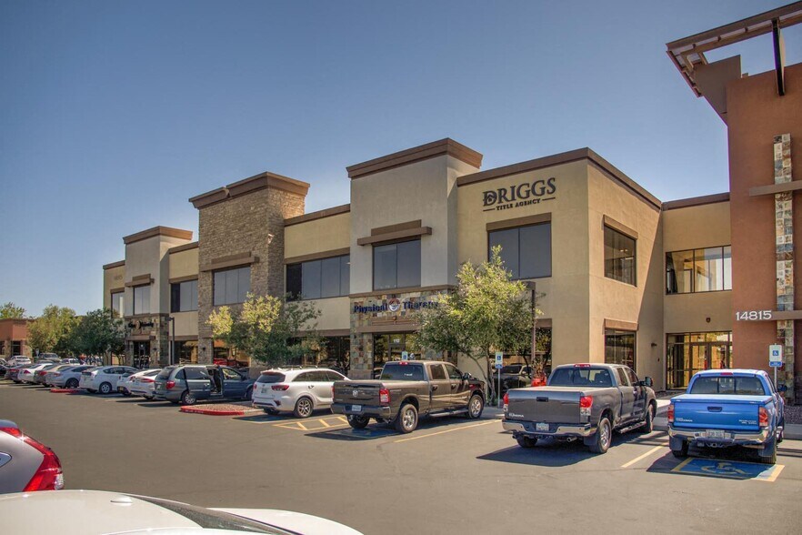 14823 W Bell Rd, Surprise, AZ à louer - Photo de l’immeuble – Image 3 sur 4