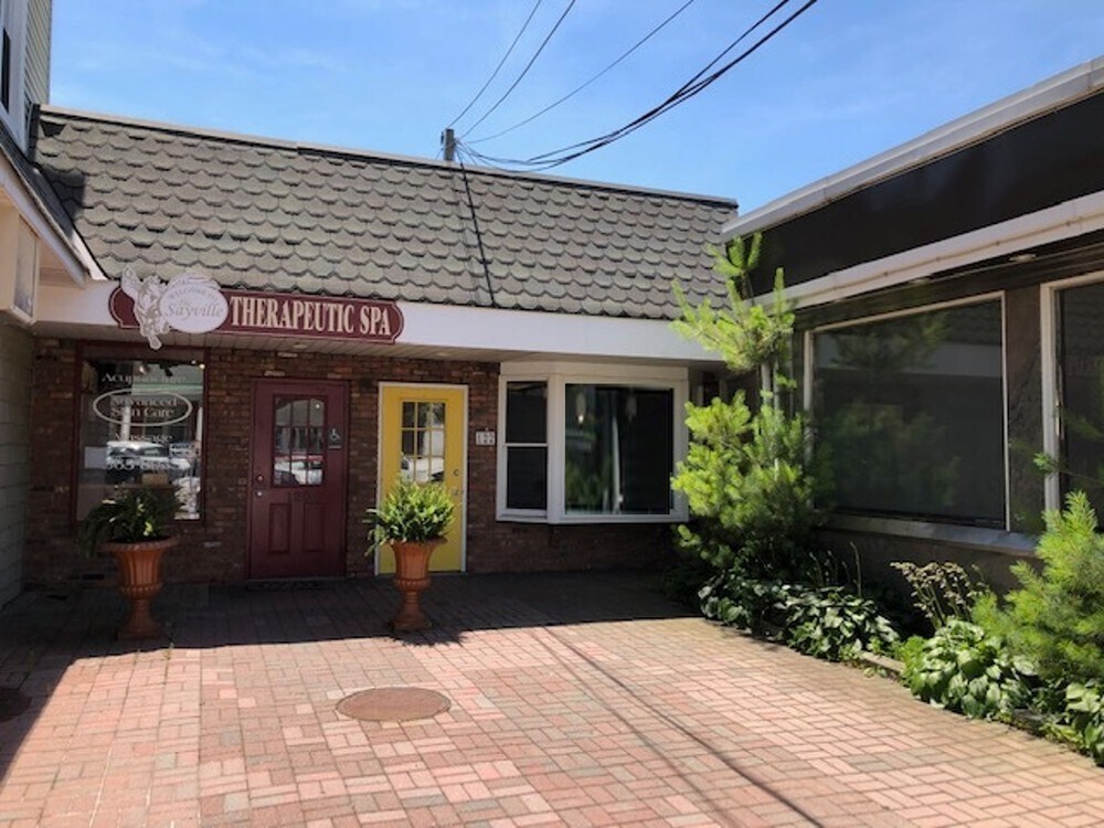 120 Main St, Sayville, NY à louer Photo de l’immeuble– Image 1 sur 4