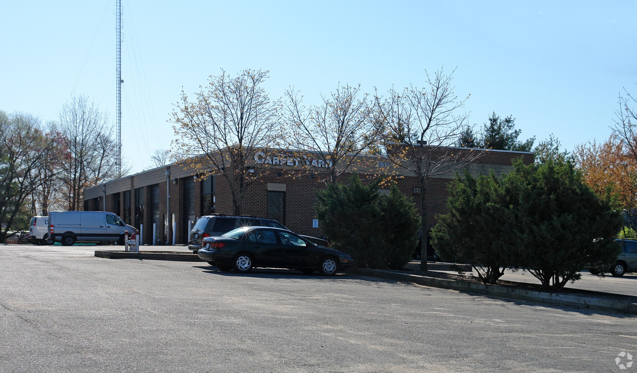 2811 Merrilee Dr, Fairfax, VA à louer Photo principale– Image 1 sur 3