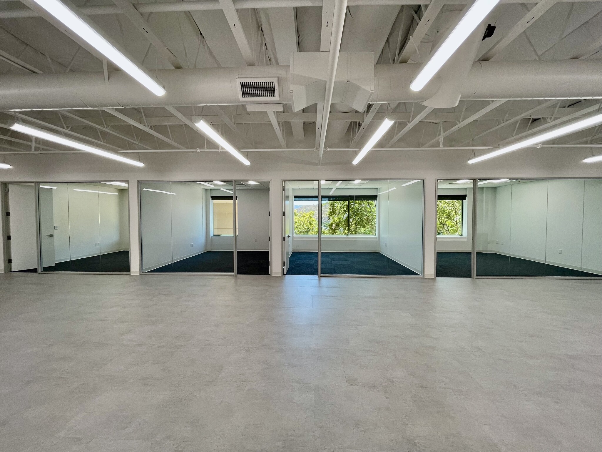 29219 Canwood St, Agoura Hills, CA à louer Photo intérieure– Image 1 sur 3