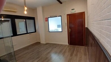 Local commercial dans Madrid, Madrid à louer Plan d’étage– Image 1 sur 8