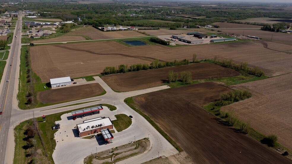 0 Grand Ave, Charles City, IA à vendre - Photo de l’immeuble – Image 3 sur 13