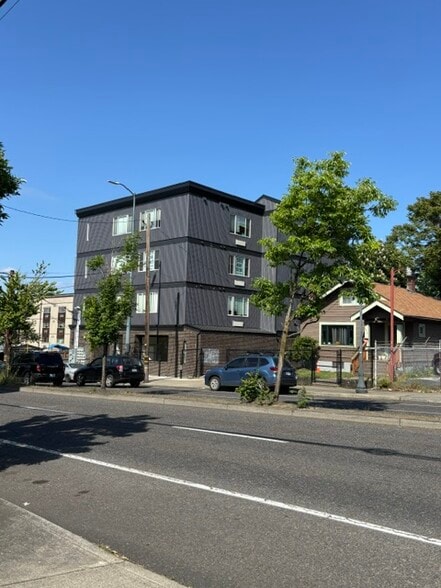 6640 NE Martin Luther King Jr Blvd, Portland, OR à louer - Photo principale – Image 1 sur 9