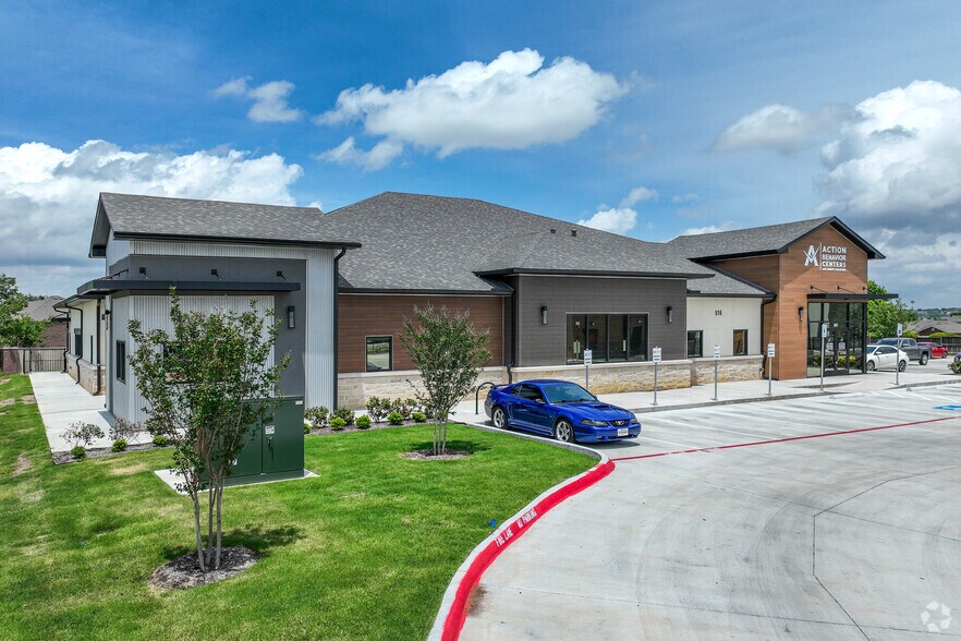 516 W Bonds Ranch Rd, Fort Worth, TX à vendre - Photo principale – Image 1 sur 6