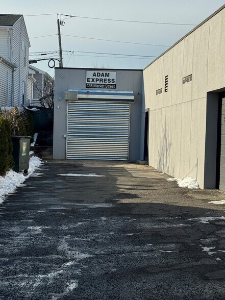 124-128 Market St, Saddle Brook, NJ à louer - Photo de l’immeuble – Image 3 sur 4