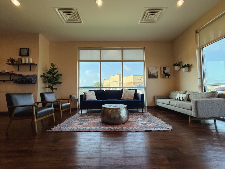 3100 N Tarrant Pky, Fort Worth, TX à louer - Photo de l’immeuble – Image 3 sur 10