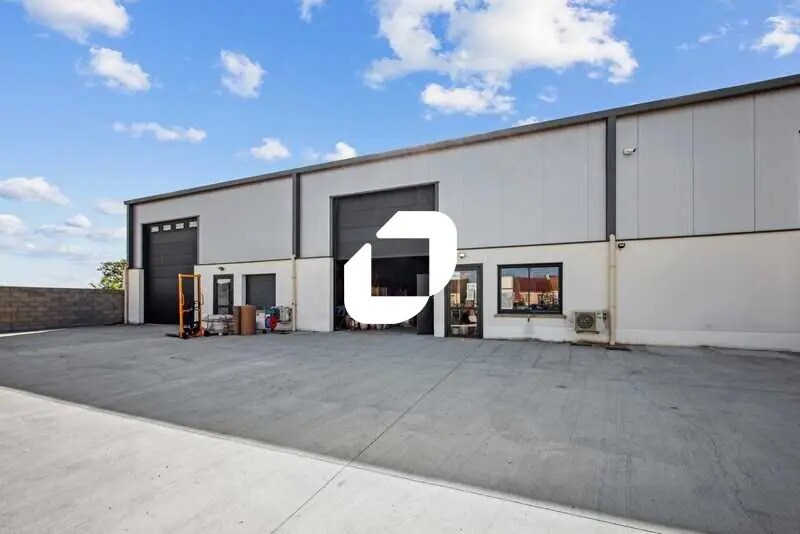 Bureau dans Limours à louer Photo de l’immeuble– Image 1 sur 15